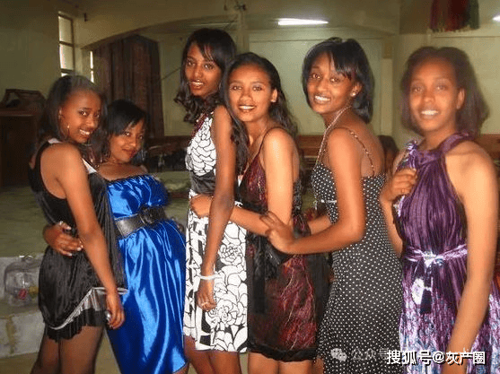 相比之下,符合中国文化的审美.越南京族女孩子,就是南方汉族血统.