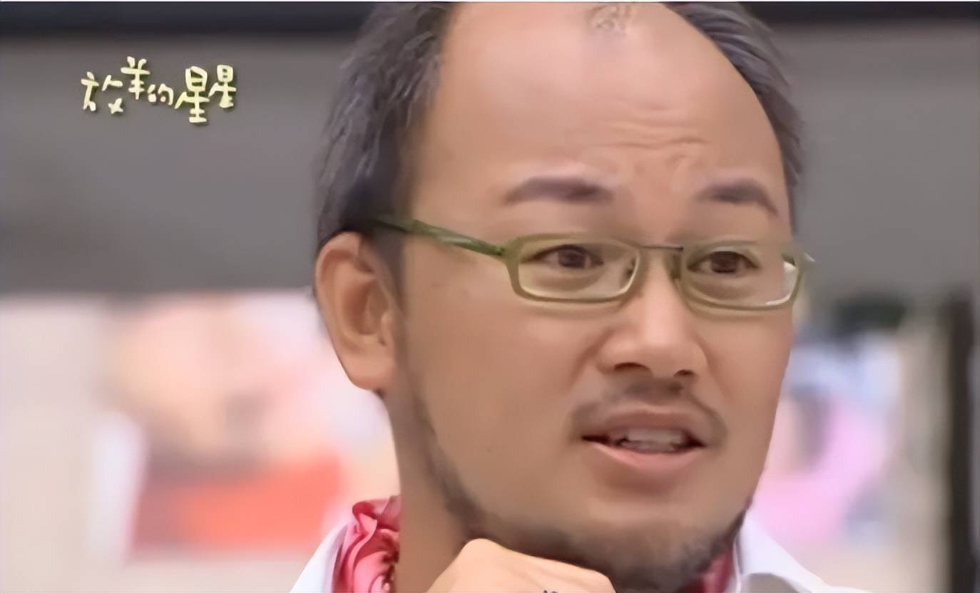 因为刘亮佐比赵小侨大了12岁,二人外形上蛮不搭的,不过好像自从出道