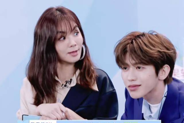 原创青你2许佳琪组登台全场炸裂谁注意到ella的表情太真实了