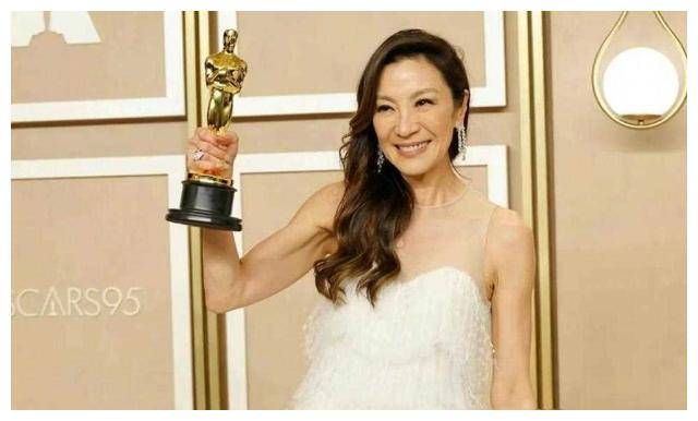 杨紫琼封后奥斯卡最佳女主众星祝福赞扬李连杰惊喜现身