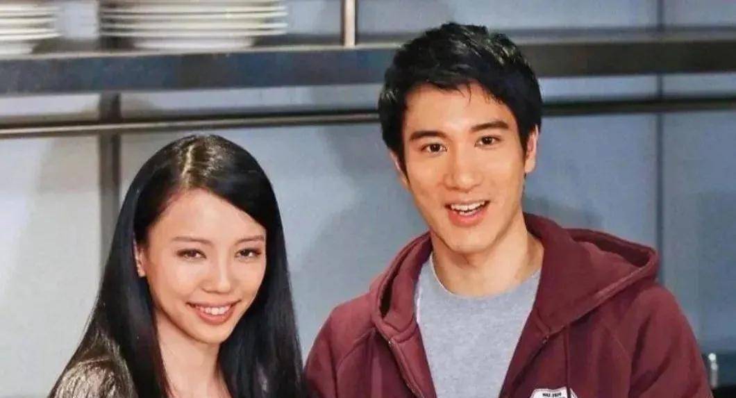 原创李靓蕾5年生3胎冠夫姓仍难逃离婚情感作家指王力宏结婚