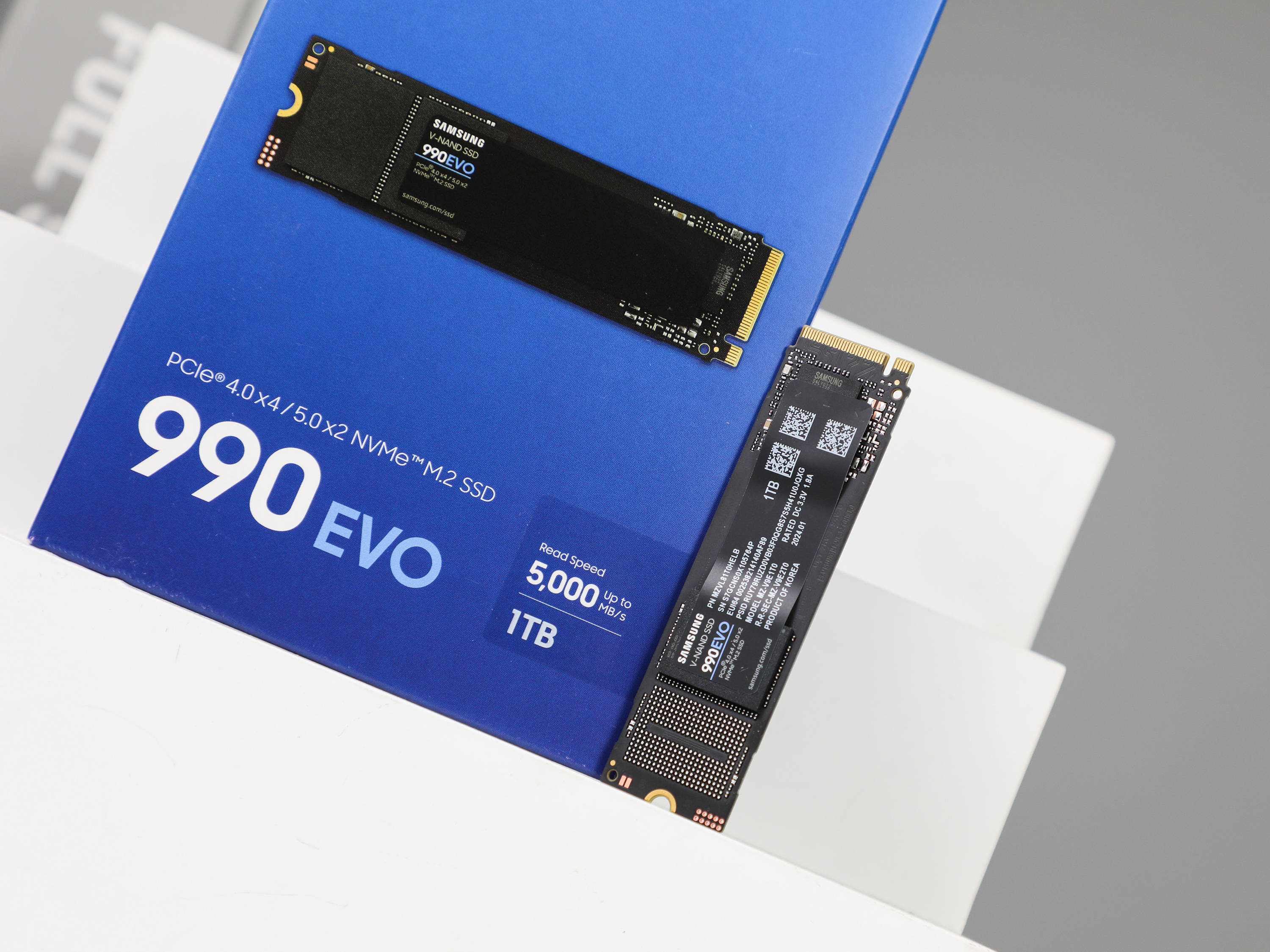 三星990evo图赏支持pcie50单面颗粒适合笔记本扩容