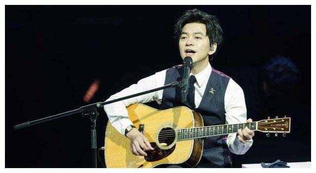 李健汪峰频频离婚引关注我态度坚决不会与妻子孟小蓓分开