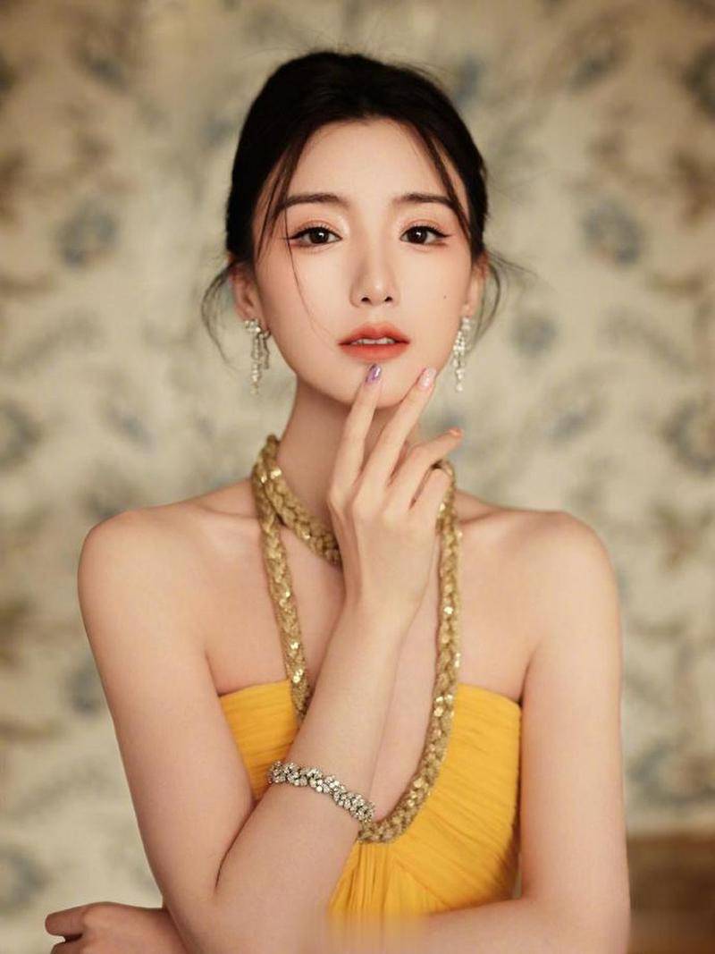 女明星的秘密毛晓彤深夜就医是怀孕还是健康问题