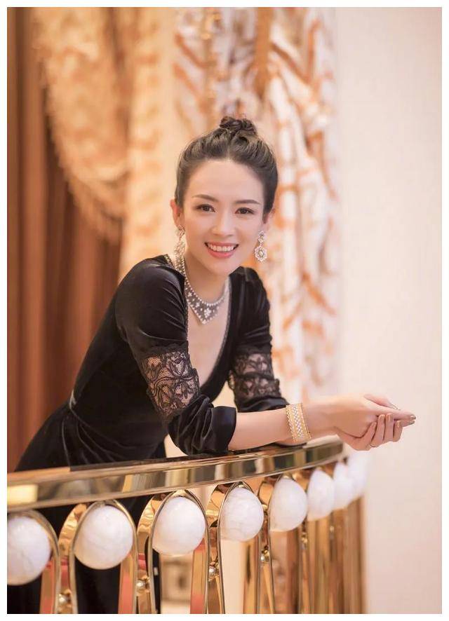 章子怡亲手唤醒女儿引发内心深处的忏悔这一瞬间意义非凡