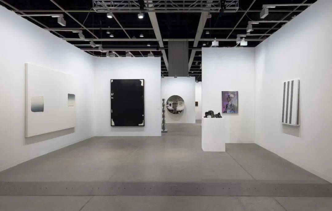 巴塞尔艺术展香港展会开幕全球242间顶尖画廊齐聚维港