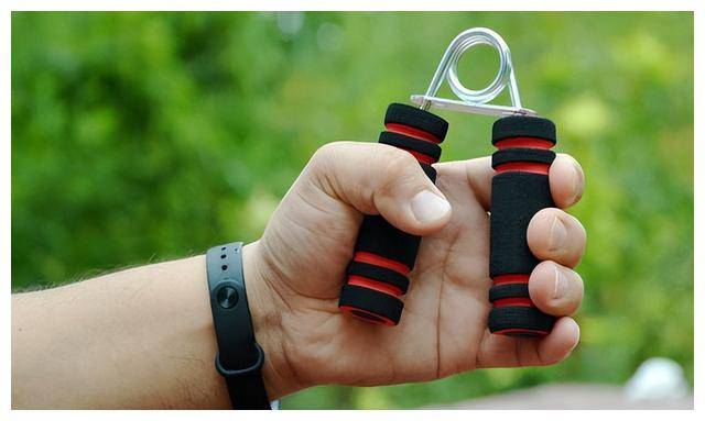 原创惊呆握力器的危害竟然这么可怕这个动作你得小心了