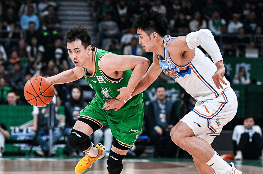 原创赵继伟1213辽宁击败新疆登顶张镇麟21分杨鸣一战术立功了