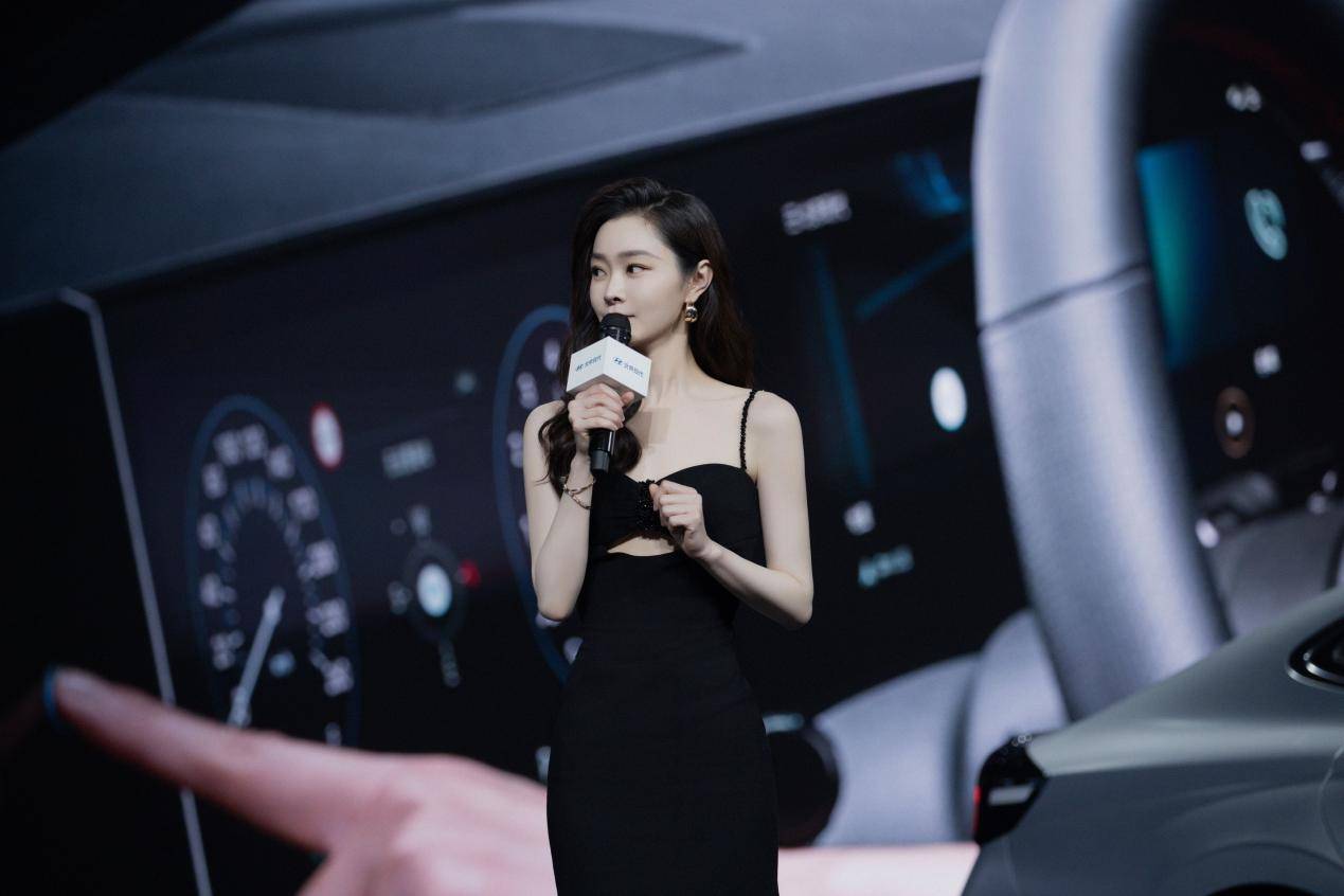 也诚意满满(详见下图),颠覆了行业认知,凭借高颜值,还请到了明星宋轶