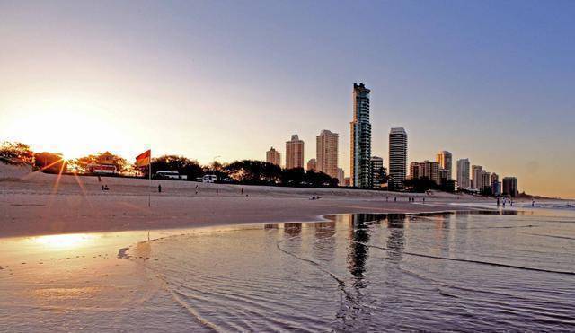 黄金海岸就是今天要介绍的最后一个城市,很多人听到这个名字会以为这