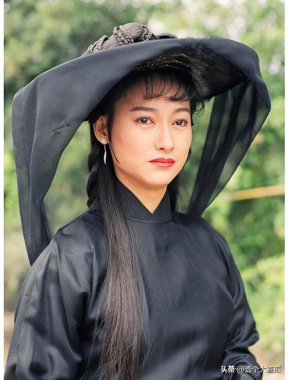 3岁乞讨14岁进圈40岁自杀64岁四度封后她一生不婚在等他