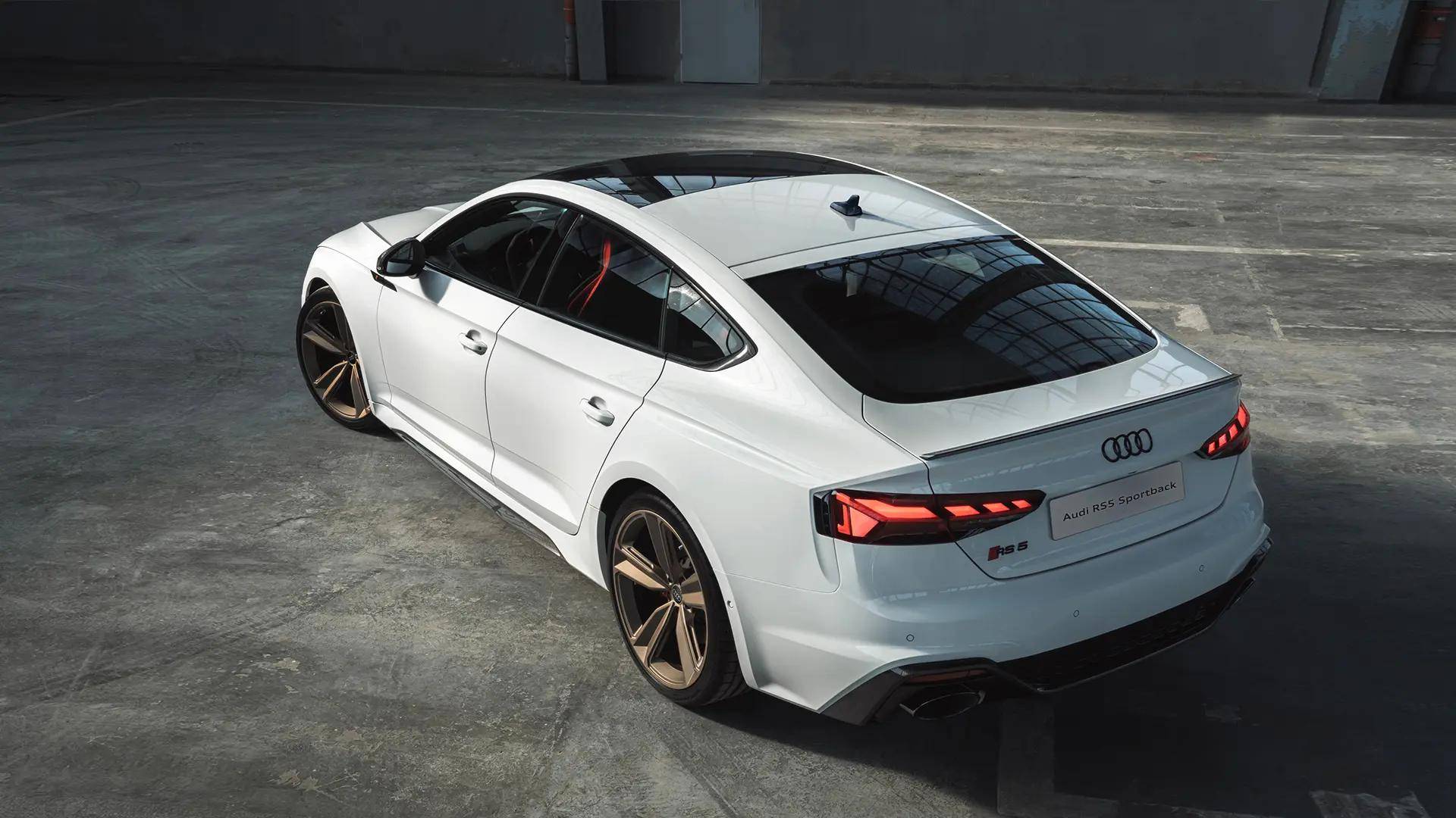 2023款奥迪rs 5上市,售价85.28万起,全系搭载2.