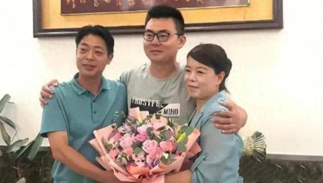 原创大药房涉嫌偷换婴儿出生后的郭威去向成谜杜宝的护士身份成疑