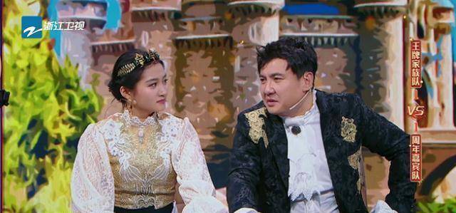 原创原创王牌5关晓彤进错拍华晨宇捂嘴偷笑贾玲的表情反应更有趣