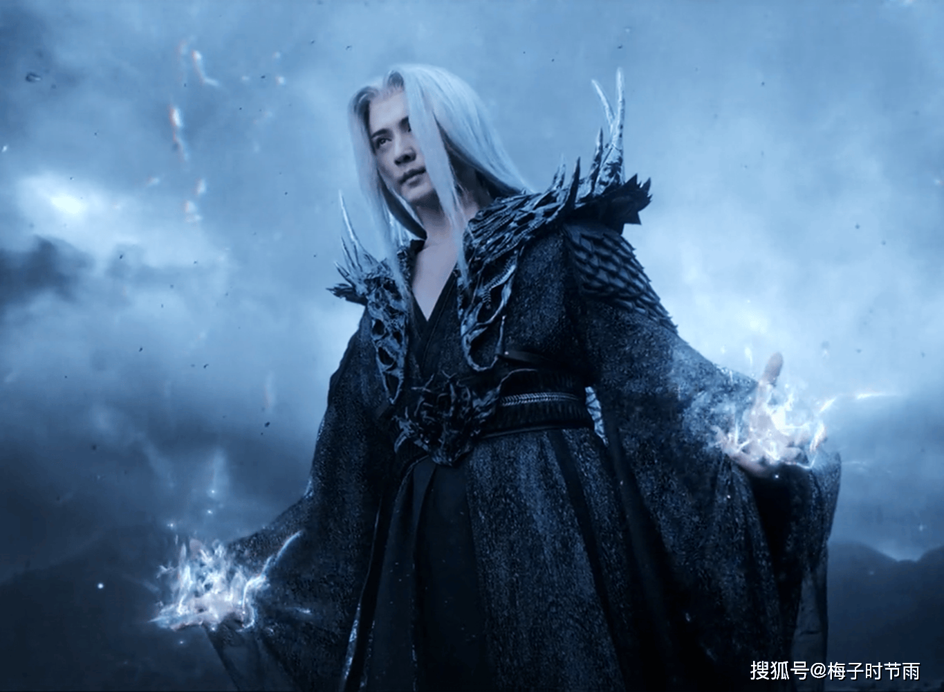 原创烈焰不死鸟两次败给黑龙为何还要融合十刑逆天其先祖太惨