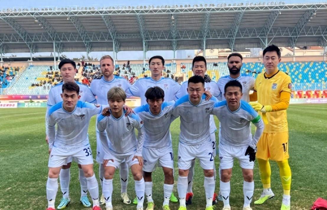 大连足球即将强势崛起全新大连队刚亮相就三连胜已成冲超热门