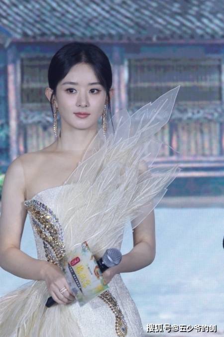 原创赵丽颖文化素养又惹争议了错别信手拈来采访结结巴巴