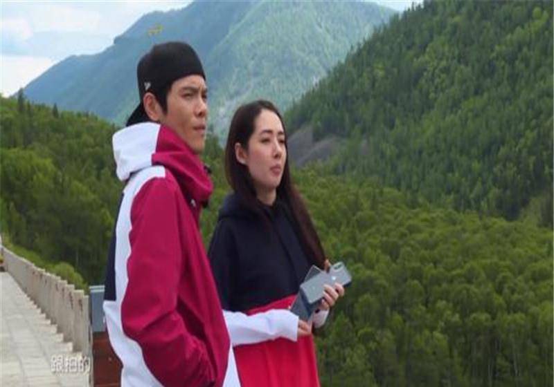 原创向佐郭美女的女儿100天啦首次晒出正面照脸蛋圆乎乎的非常可爱