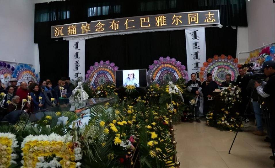 吉祥三宝父亲已去世亲生女儿远嫁韩国生子母亲孤独一人