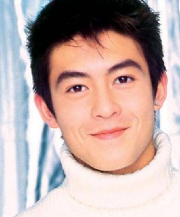 神坛跌落的陈冠希,如今低调素人,你可知他曾经多受女人欢迎?_明星_合