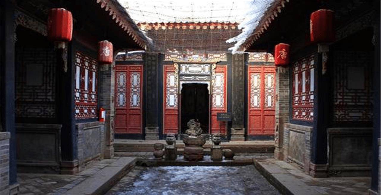 这个"巨富豪宅"说的就是唐家大院,坐落在陕西咸阳旬邑县唐家村,属于