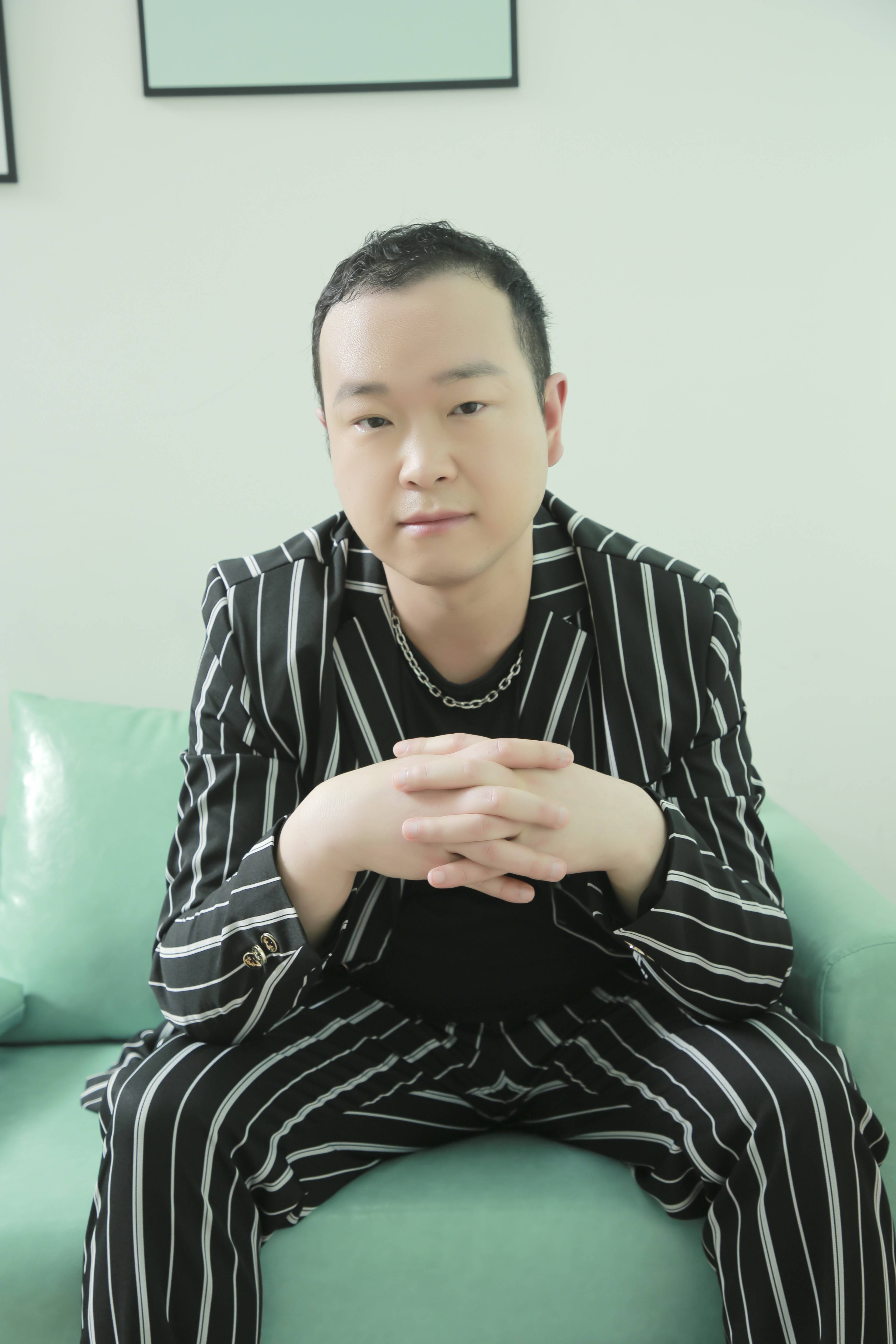 吴辉的型格舞台绽放无限魅力与光彩