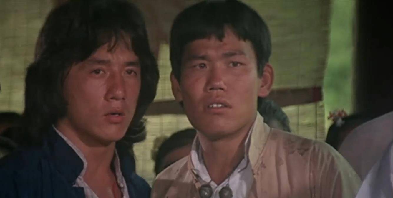 原创女替身跳五楼被吓哭卢惠光强忍眼泪劈一字马被成龙玩惨的武师