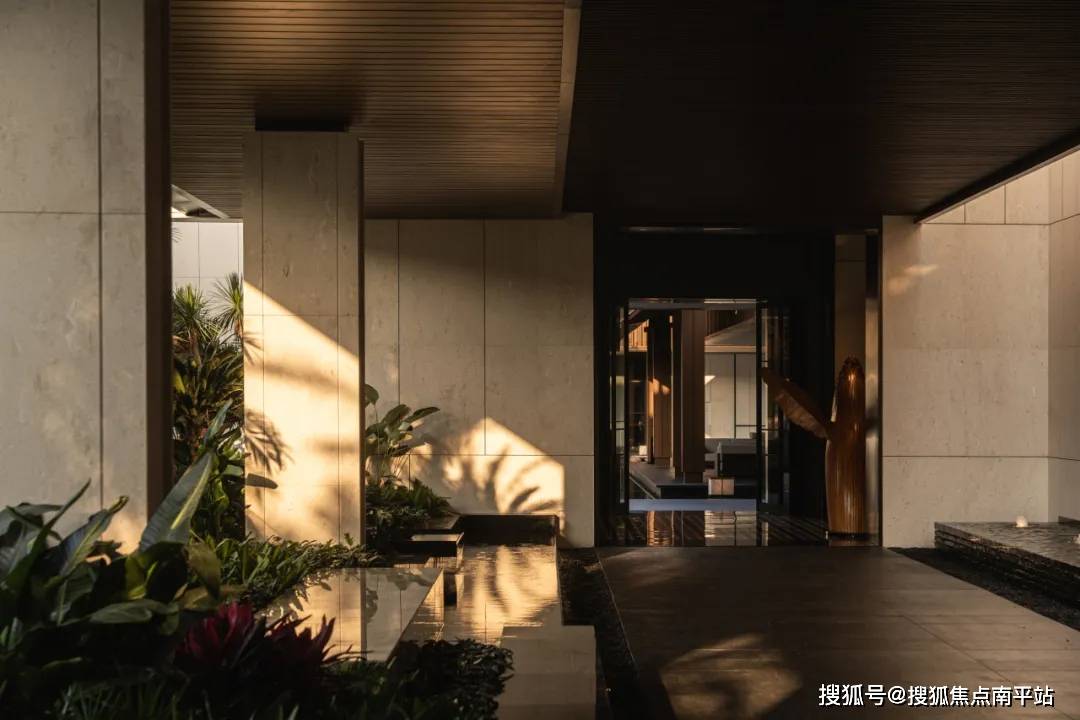 7070三亚万科三亚湾开发商售楼处电话4001598559转接6666售楼中心