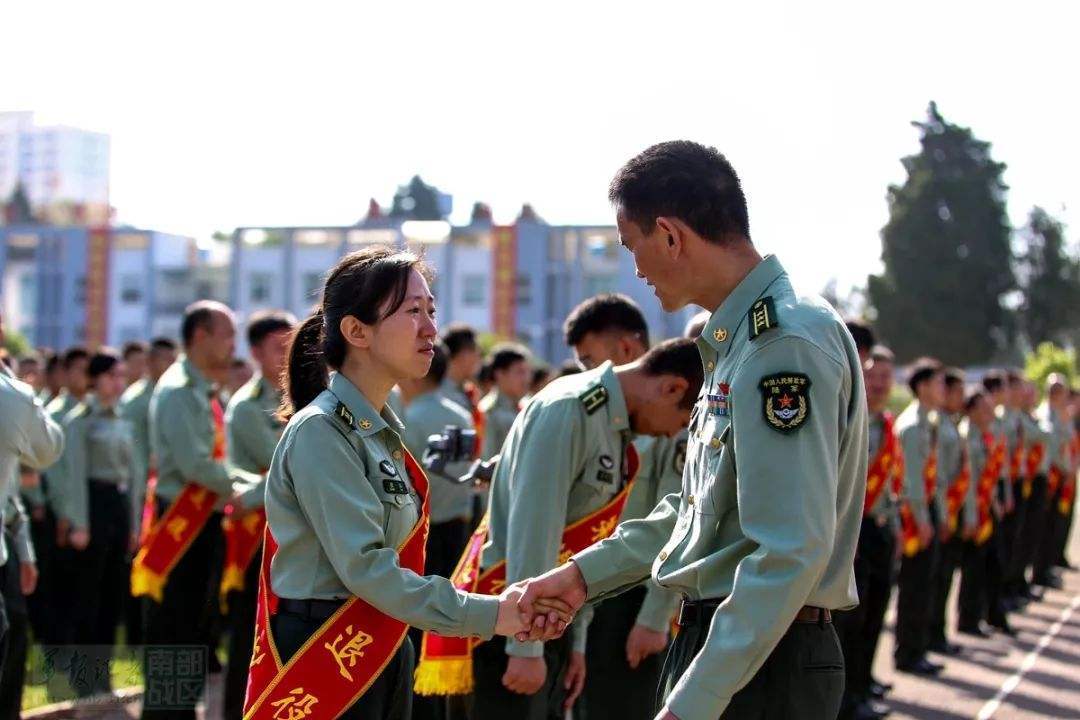 原创逐月领取退役金后面临两个问题医保与职业年金