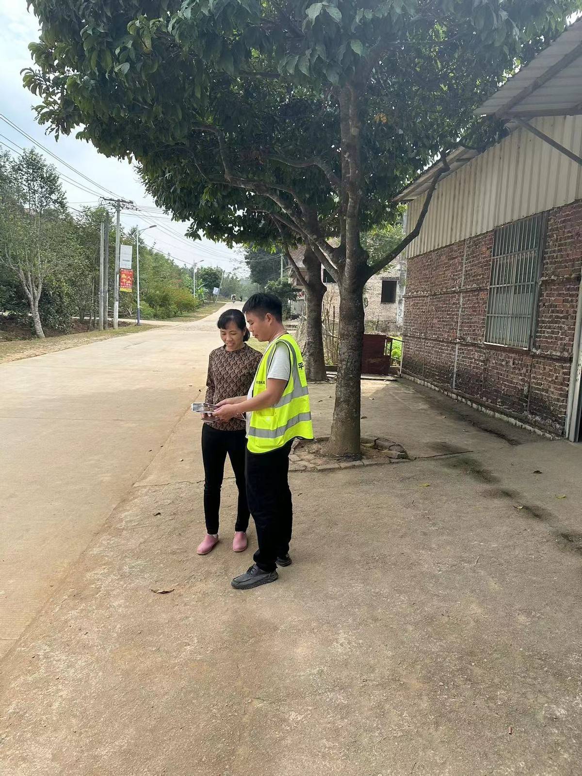 化州市平定镇翰堂村委开展禁毒宣传