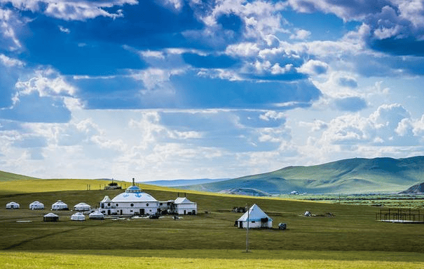 主峰海拔720米,在湿地可以远眺辽阔的草原,探寻丰富物种7,黑山头:可以
