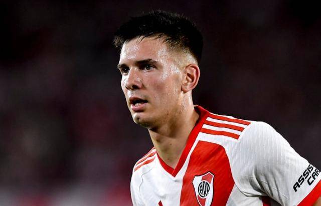 岁身高达一米八的球员,他和前皇马球员,巴西中场传奇卡卡技术特征相似