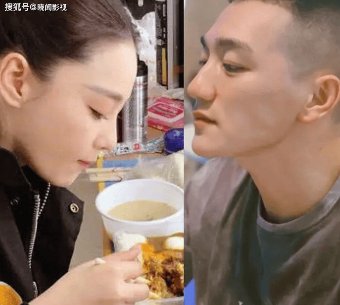 张馨予何捷街头被偶遇,36岁何捷高大挺拔,住广州15万一平富人区