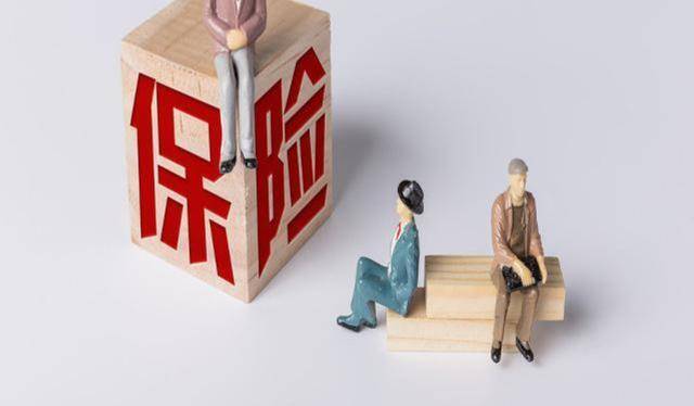 学者郎咸平中国的保险全是骗人的