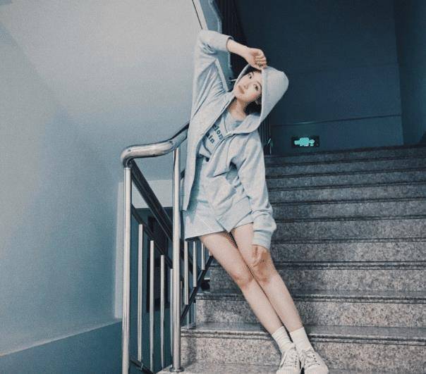 李兰迪晒秋分美食自制减肥版白菜饺子创意十足这卖相看馋了