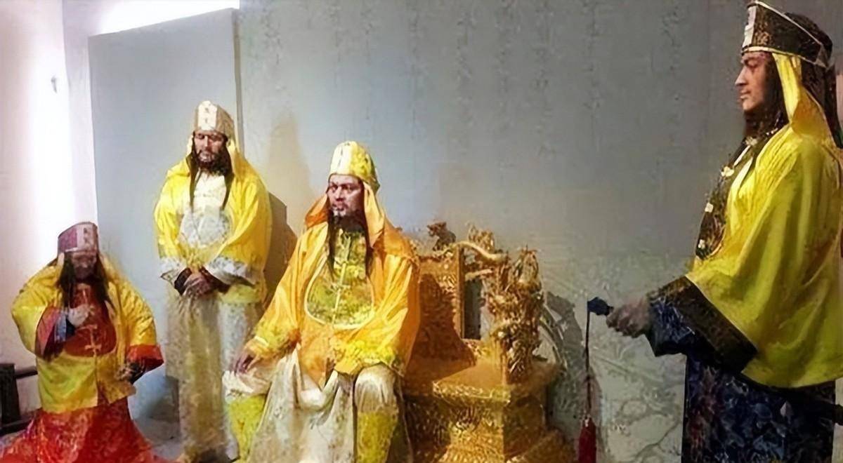 第二天又将韦昌辉一家告上县城,说他冒充进士.