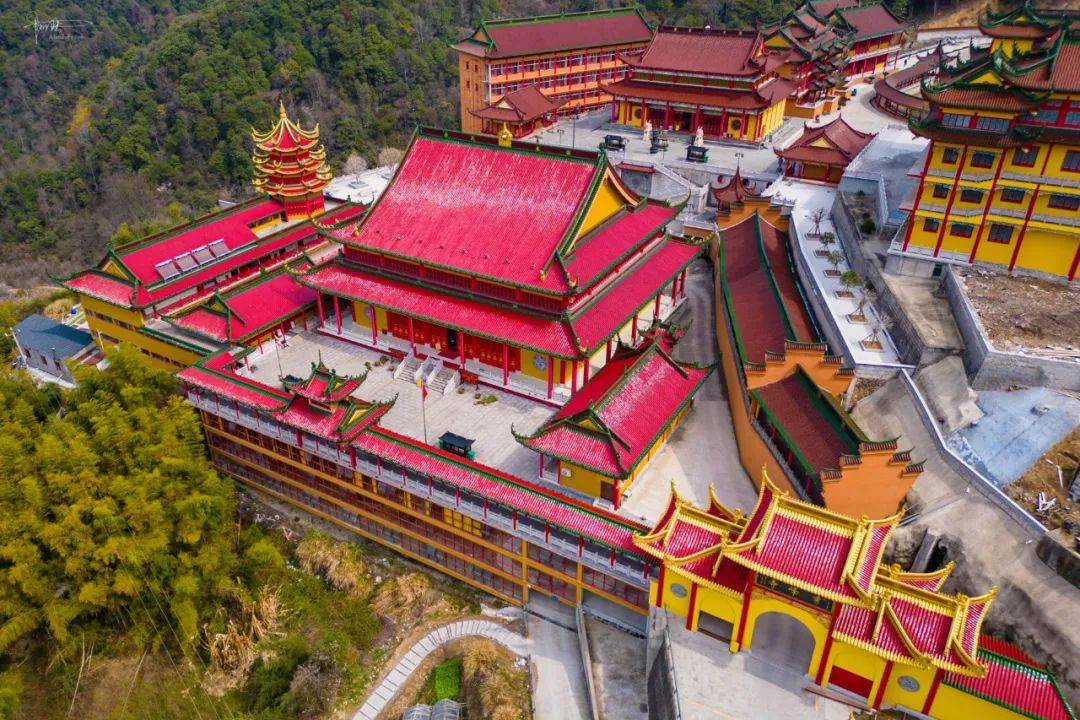 原创上虞秀峰寺的建筑群堪称雄伟壮观配色却极其鲜艳令人叹为观止