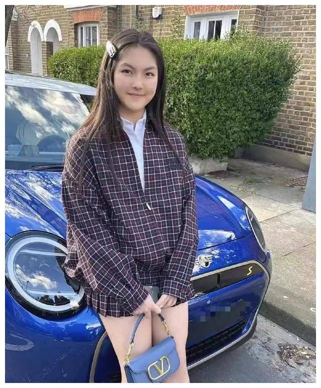 15岁王诗龄现状两身大牌行头超10万一只发卡顶一个人工资了