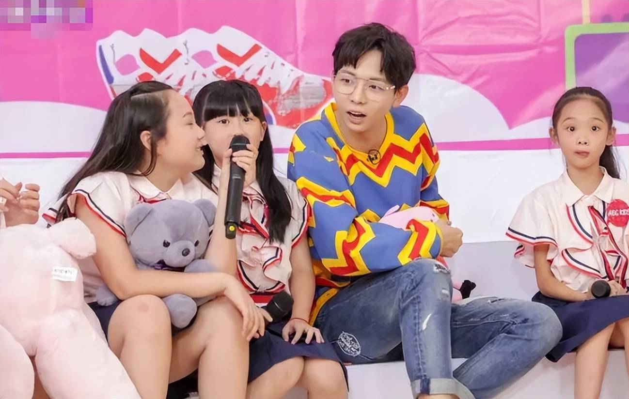 原创胡夏私生子风波疑点多多女孩似混血男孩虎头虎脑金晨已取关