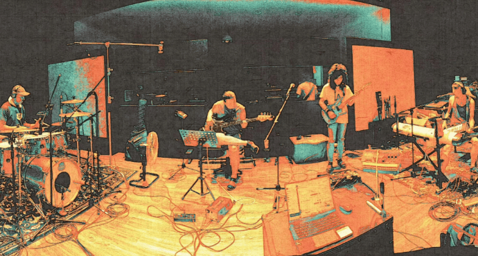 信乐团带着最新2024伟大信仰巡回演唱会登录上海静安体育馆