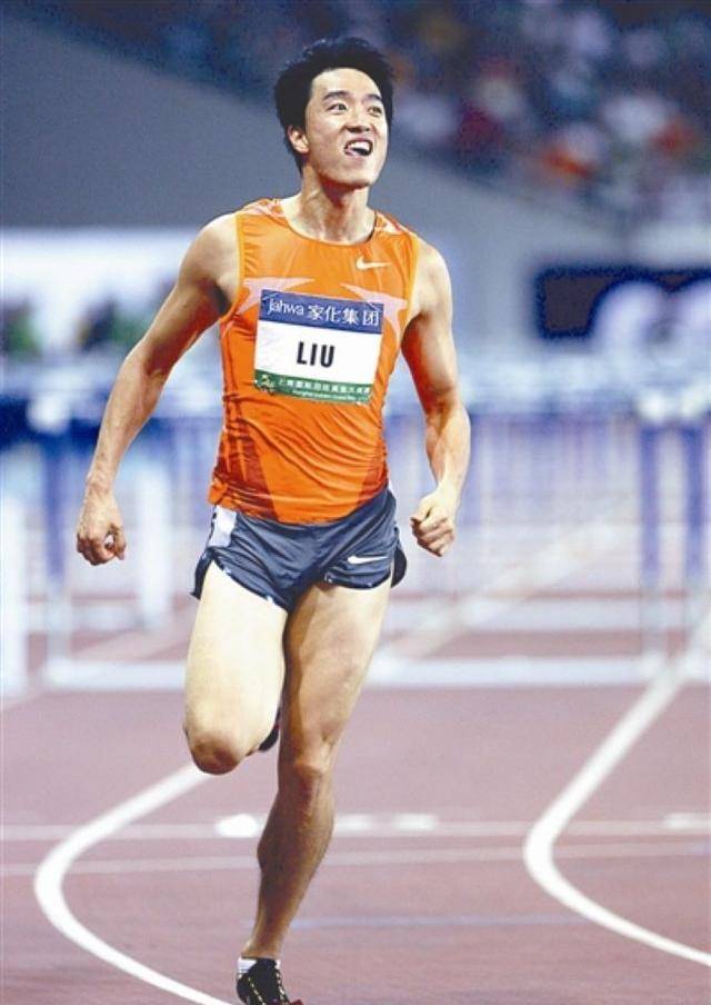 刘翔功成名就,仍然保持一颗向上向善的心,拍摄各种公益广告,为贫困