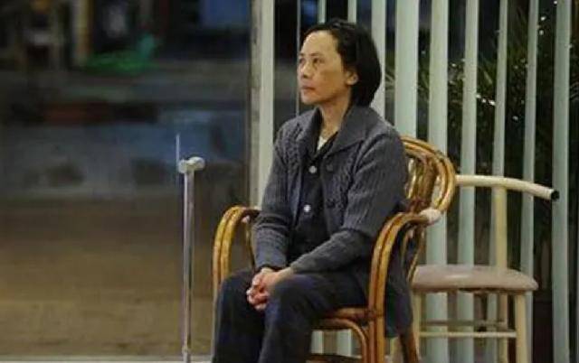 白岩松一针见血谈养老未来不能光靠孩子要为自己预留一份尊严