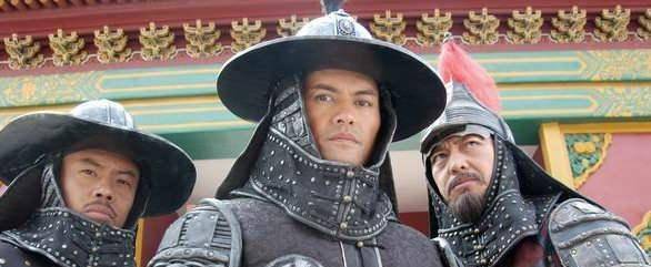 满洲镶白旗旗主;后来在1620年的时候,封为和硕额真,旋封贝勒,统正白旗