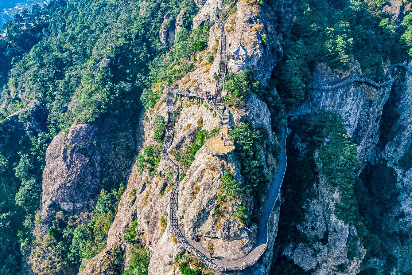 阳春三月来雁荡山上春山