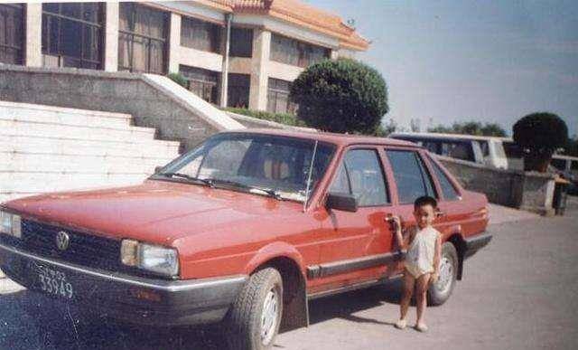 原创1998年机长袁斌因不满分房携妻子劫机逃往台湾结局如何