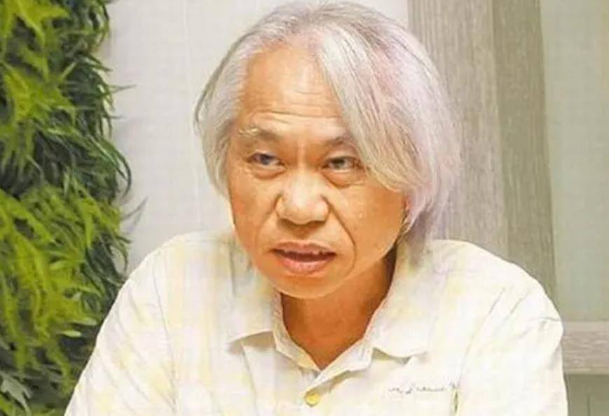 原创58岁的李坤城和小40岁少女相爱9年后他拿什么去养老婆孩子