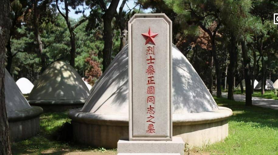 原创烈士陵园扫墓不知生父葬在里头十八年后知是副军长继父说实情