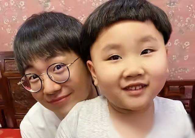 原创宋轶喊话郭麒麟郭德纲直播首秀刷了多少礼物郭麒麟回复超搞笑