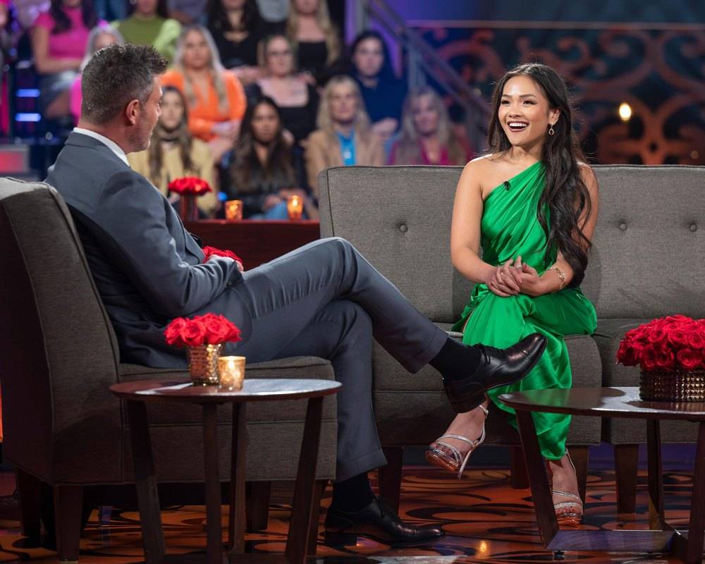 原创环球天博侃八卦詹妮陈在单身女士中兴奋地调情