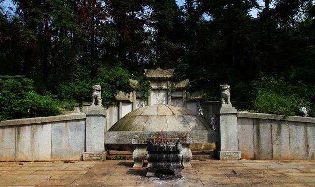 揭秘曾国藩后人真实处境,大多颇有成就,但从不涉猎这两个领域_曾纪泽